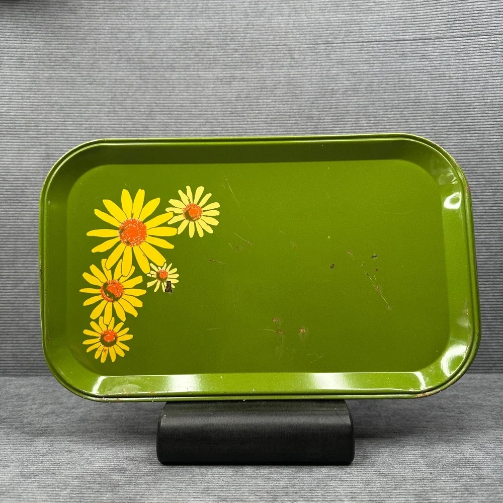 Vintage 70s Avocado Green Metal Daisy Lap Trays Set of 2 Retro Floral Tin Litho